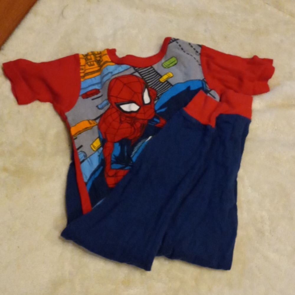 Spidy pj's (4 for$$25l